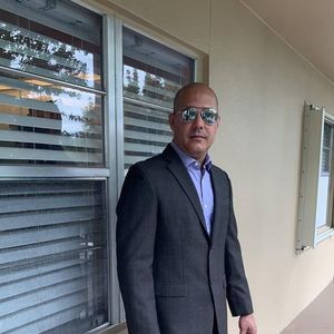 Meet your Posher, Robert